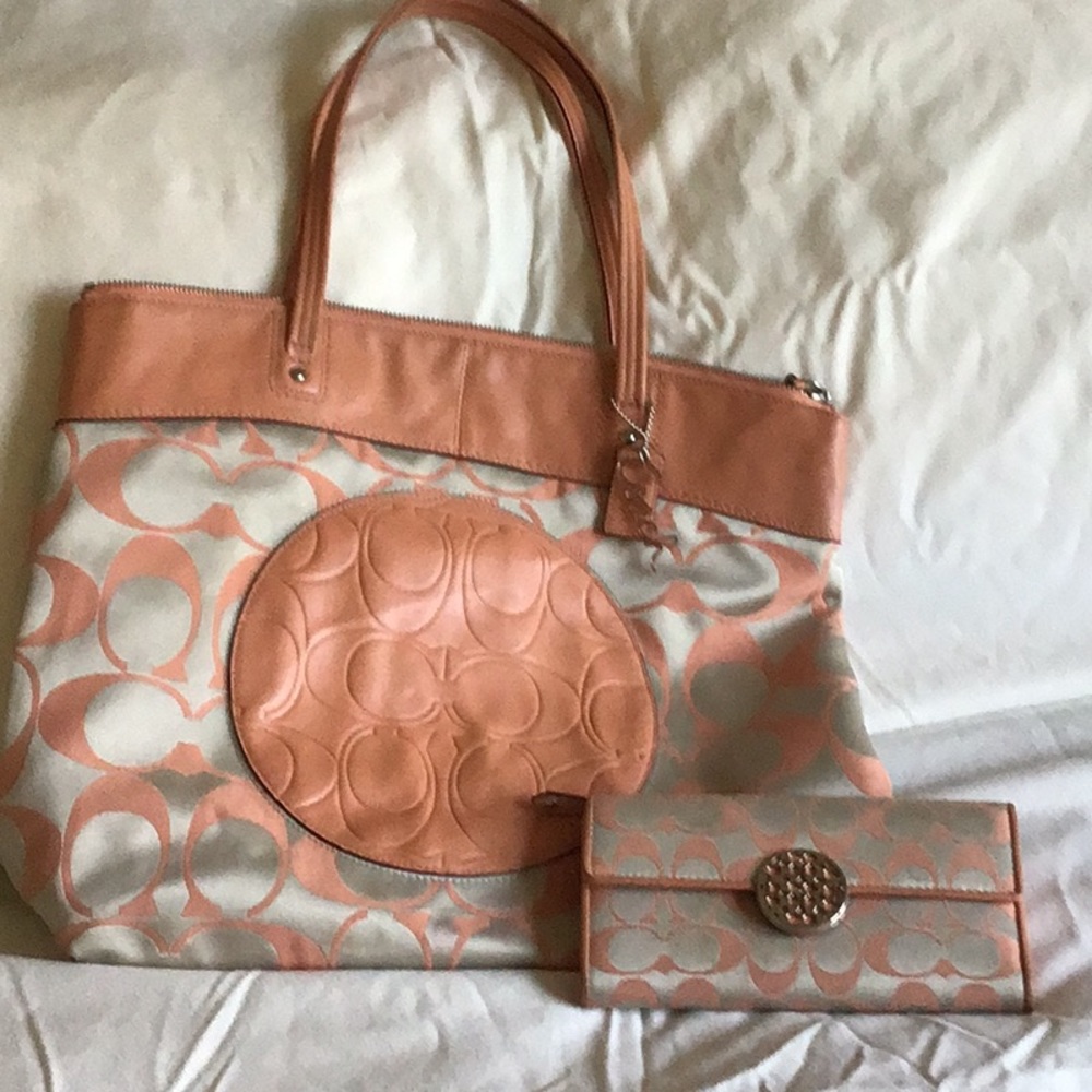 Coach large shoulder tote with matching wallet